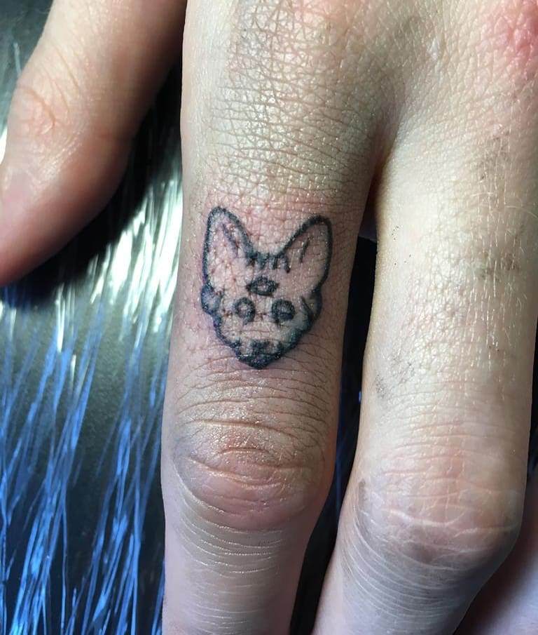 Tattoo symbol på kærlighed og lykke