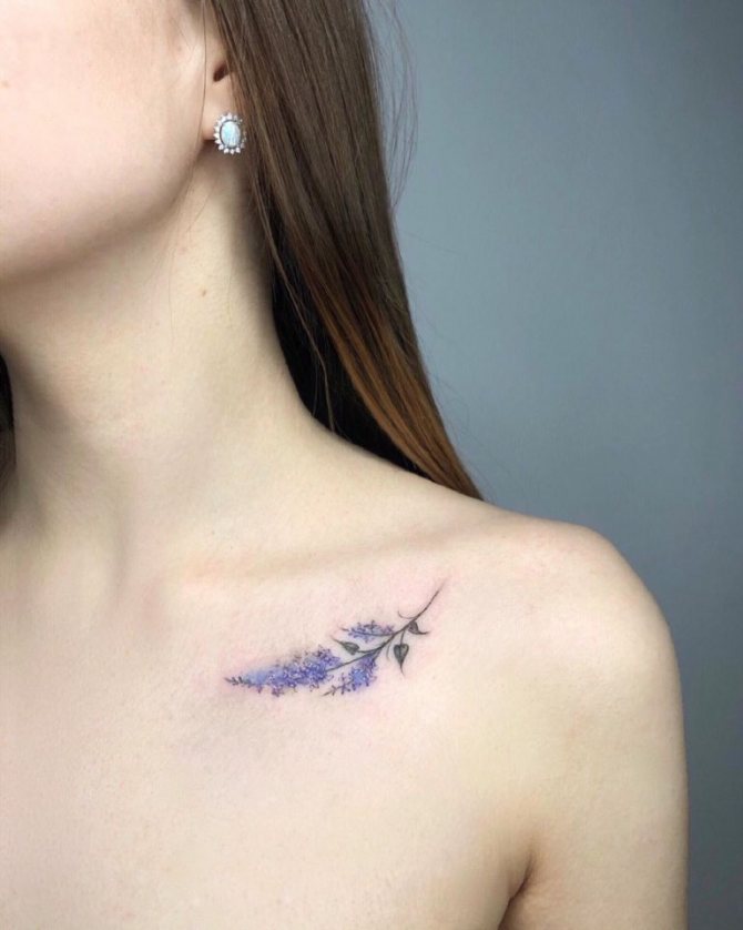 lila tatuointi