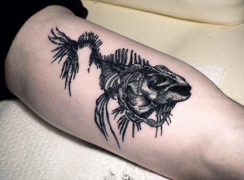 Esqueleto de peixe tatuado, esqueleto de peixe tatuado