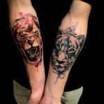 Tetoválás egy oroszlánnal