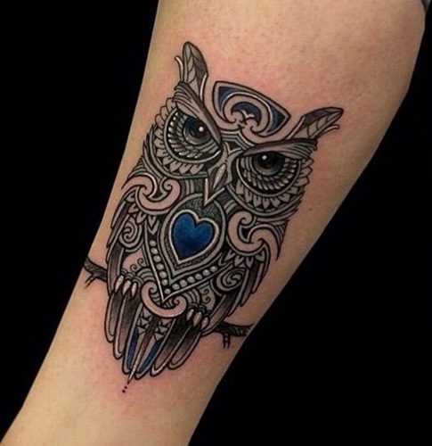 女の子のための腕にフクロウのタトゥー。写真、意味、スケッチ