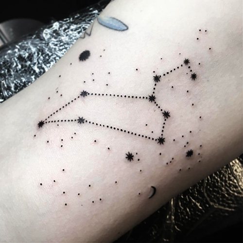 Татуировка Съзвездие Лъв. Снимка, значение, скици за момичета