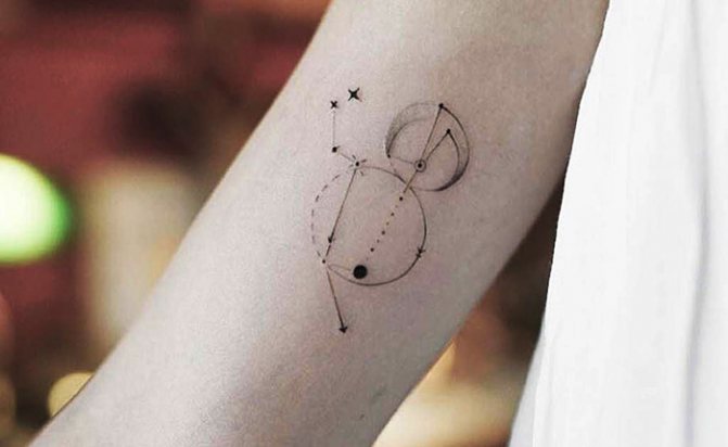 Tattoo sterrenbeeld Leeuw. Foto, betekenis, ontwerpen voor meisjes
