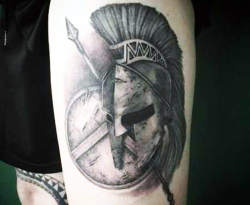 Tatuaggio dell'elmo spartano. Significato, schizzi, foto