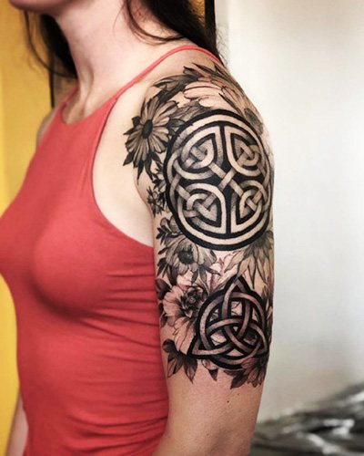 Tetovējums meitenēm. Nozīme, foto, skices