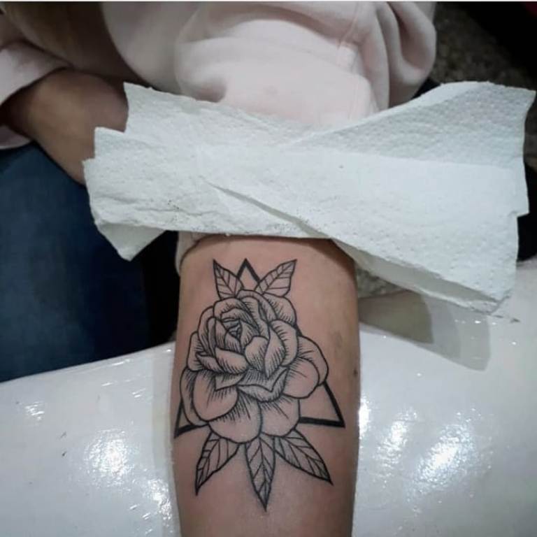 triângulos de tatuagem