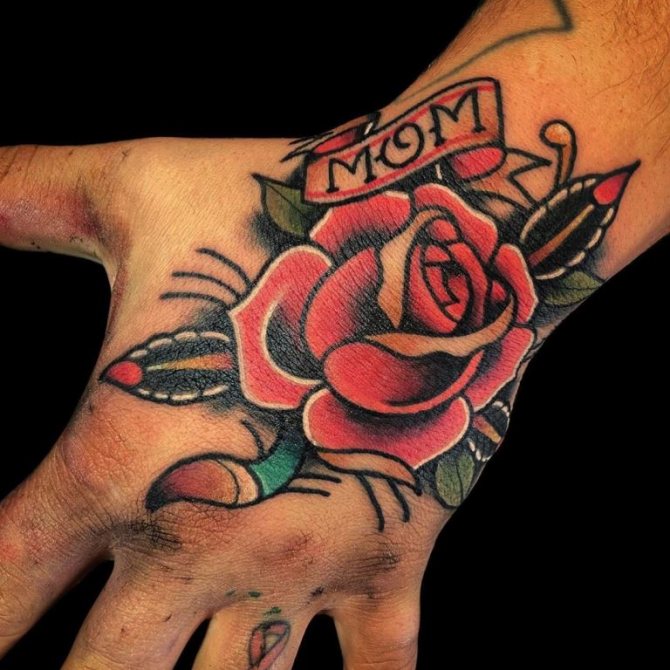 τατουάζ προς τιμήν της μαμάς