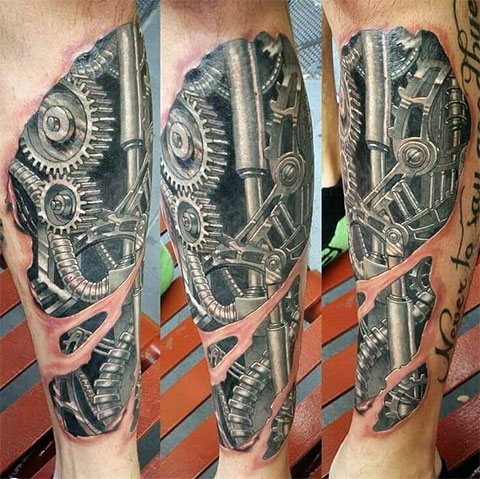 Tatuaj în stil biomecanic pe picioare