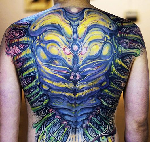 Tatuaggio nello stile Bioorganic. Immagine, schizzi, significato