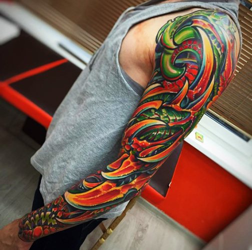 バイオオーガニックスタイルのタトゥー。写真、スケッチ、意味