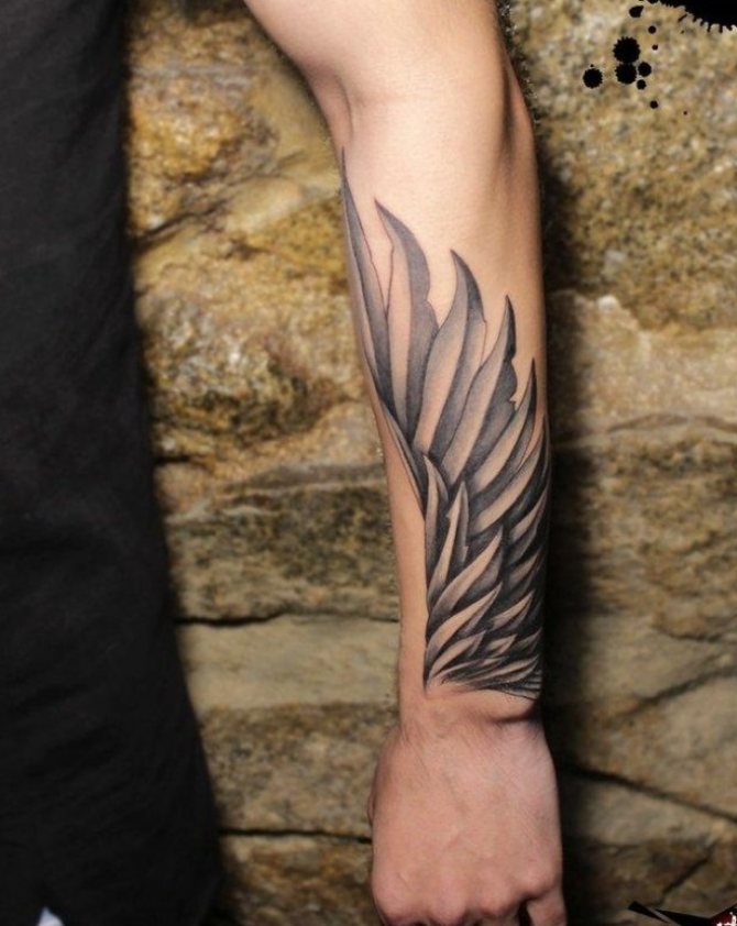 A tetoválás szárnyai kicsik lehetnek