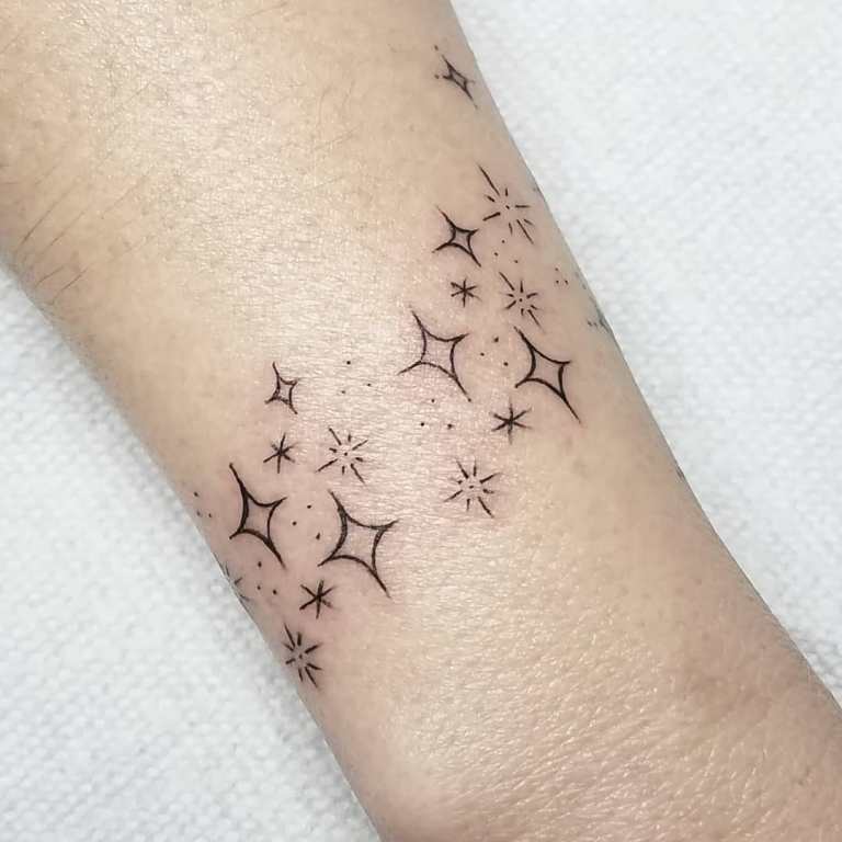 estrelas tatuadas
