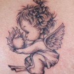 Tetovaža angela varuha na roki