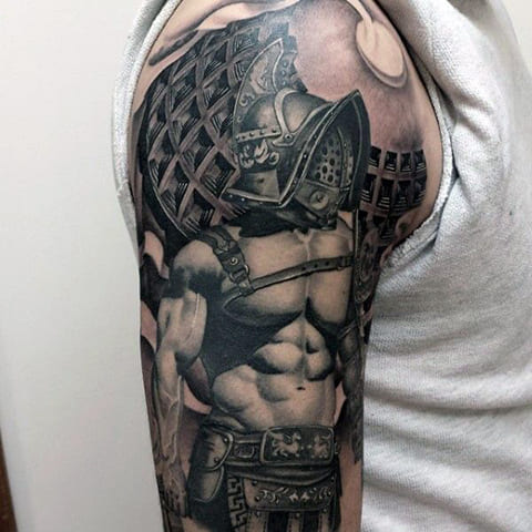 Tatuaż gladiatora na ręce