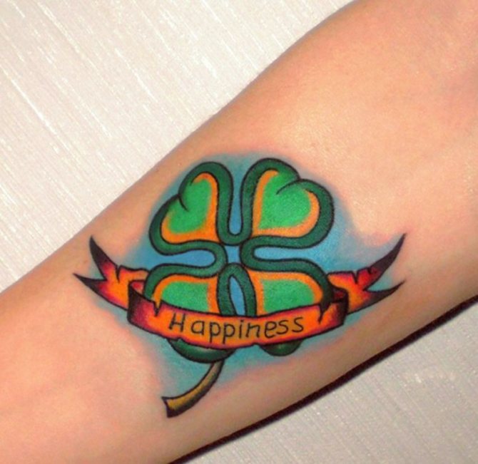 Τατουάζ ενός τριφυλλιού με λεζάντα