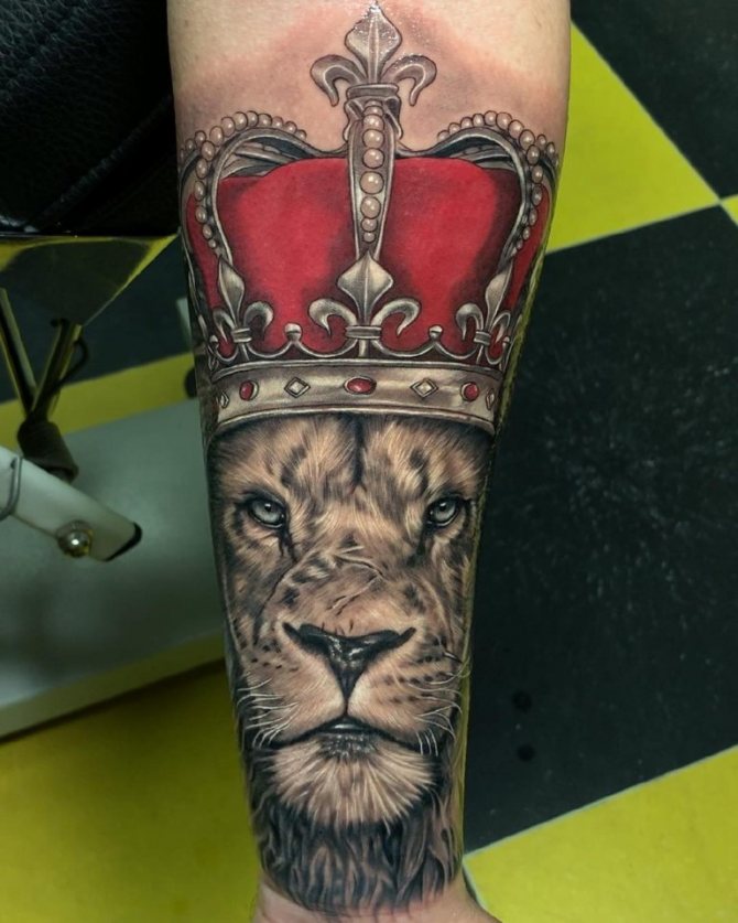 татуировка с корона