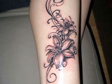 Tattoo der Lilie
