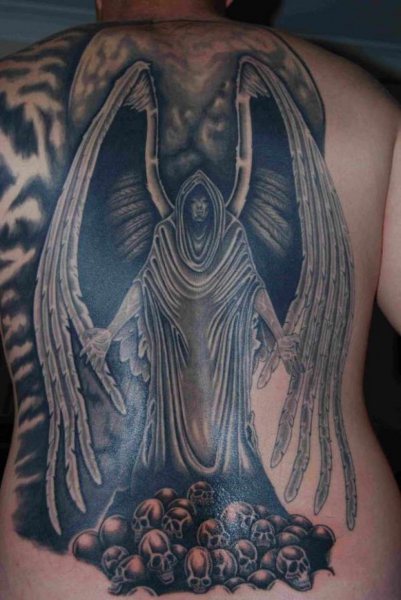 Tattoo Lucifer - storia, descrizione completa, posizione, schizzi di opzioni, foto interessanti