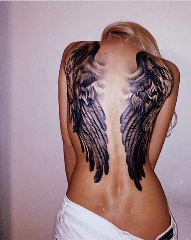 Tatuaggio sulla schiena