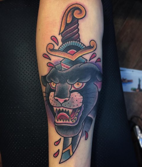 Panther tetoválás régi stílusban
