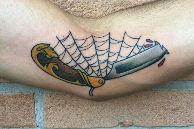 zirnekļa tīkla tetovējums