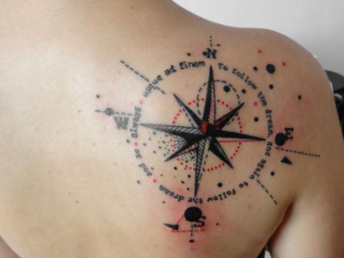 Tetovanie runového kompasu: význam, vzory mužské a ženské