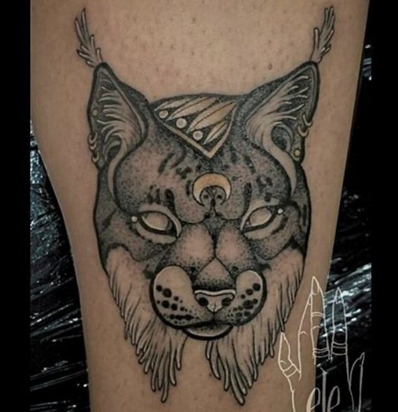 Τατουάζ ενός λύγκα στο πόδι του