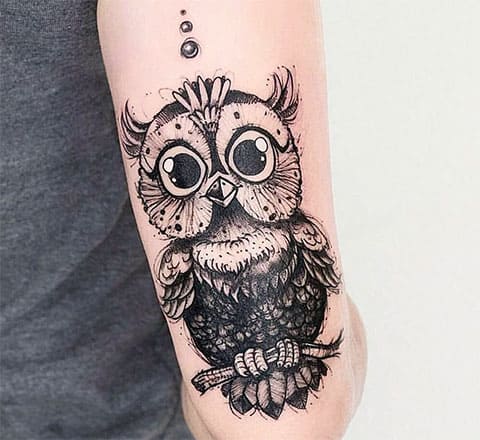 Tatuaż przedstawiający sowę