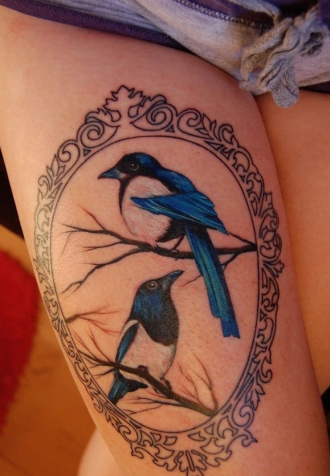 Tatuaggio con corvi