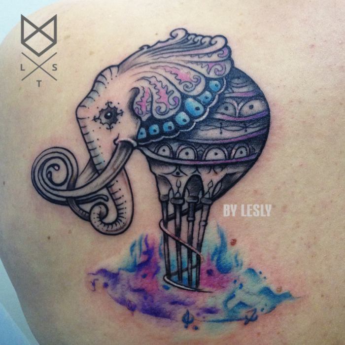 τατουάζ με υδατογραφία ελέφαντα στην πλάτη