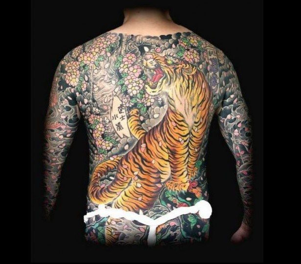Tiikeri Tora tatuointi