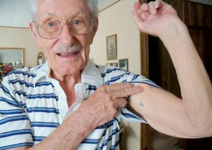 Tatuaggio su un veterano delle SS