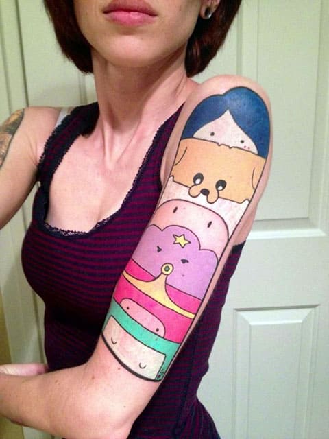 Adventure Time tatovering på arm - foto