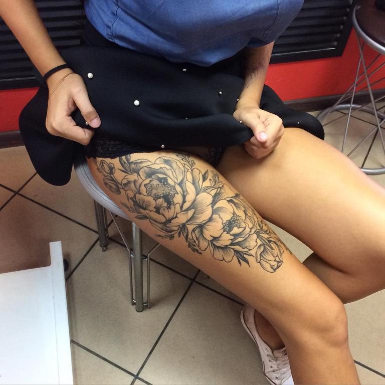 女の子の脚のためのタトゥー
