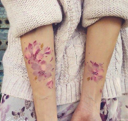 Татуировки за момичета на ръката и техните значения. Снимки, скици, красиви, малки, надписи