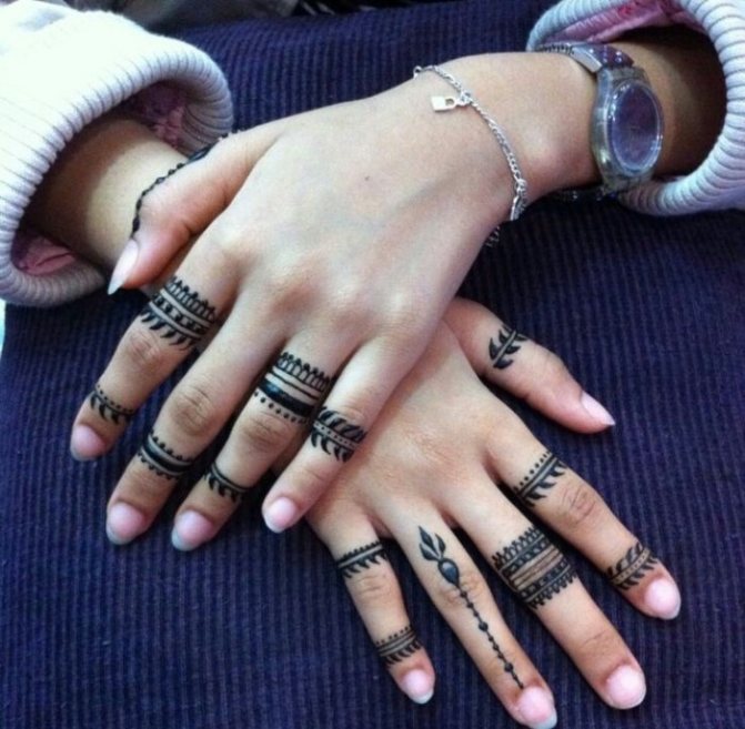 Tatueringar för flickor på armen och deras betydelse. Foton, skisser, vackra, små, inskriptioner