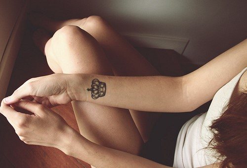 Tatuoinnit tytöille käsivarteen ja niiden merkitys. Valokuvat, mallit, kauniit, pienet, merkinnät