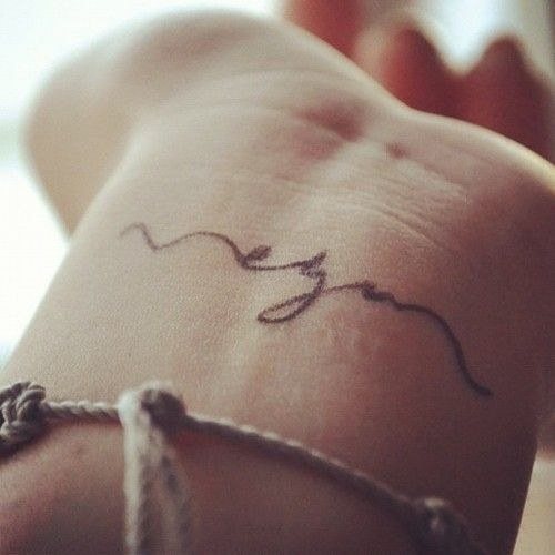 Татуировки за момичета на ръката и тяхното значение. Снимки, дизайни, красиви, малки, надписи