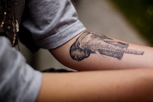 Tetovanie pre dievčatá na ruke a ich význam. Fotografie, návrhy, krásne, malé, nápisy