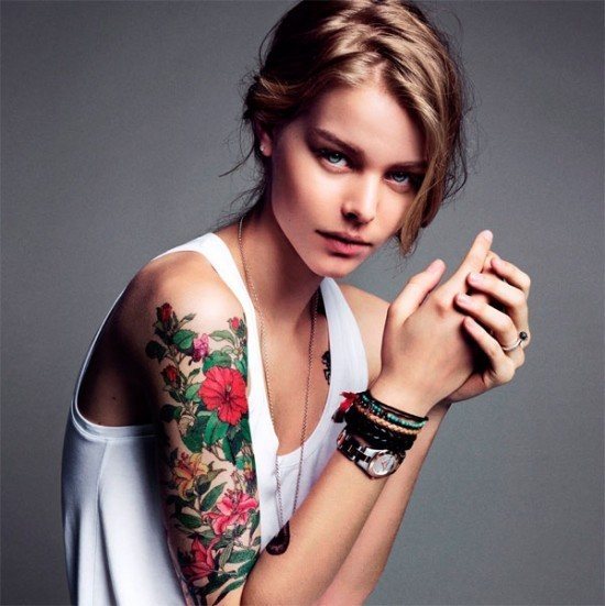 腕の女の子のためのタトゥーとその意味。写真、デザイン、美しい、小さい、碑文