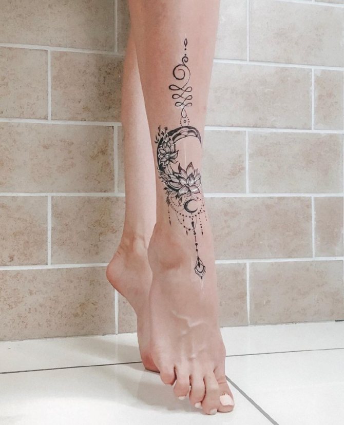 Tatuiruotės ant kojų
