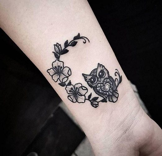 Τατουάζ στον καρπό με γυναικεία σημασία. Εικόνες για κορίτσια