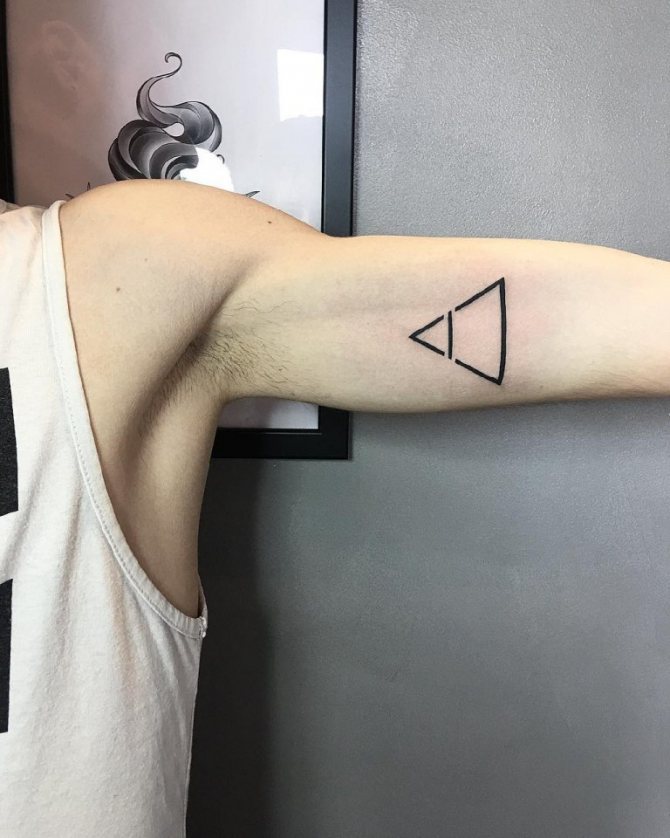 driehoek tatoeages