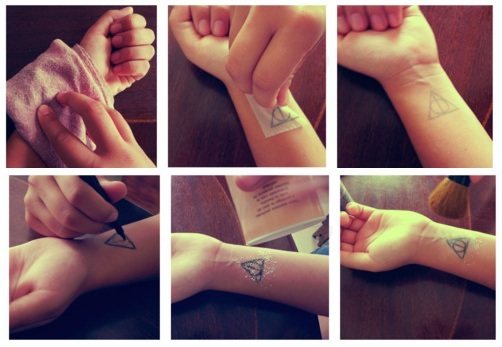 Tijdelijke tatoeages. Hoe thuis te maken: gelpen, henna, verf, stickers, gekleurd en zwart-wit, met een potlood voor de ogen, marker, met een stencil