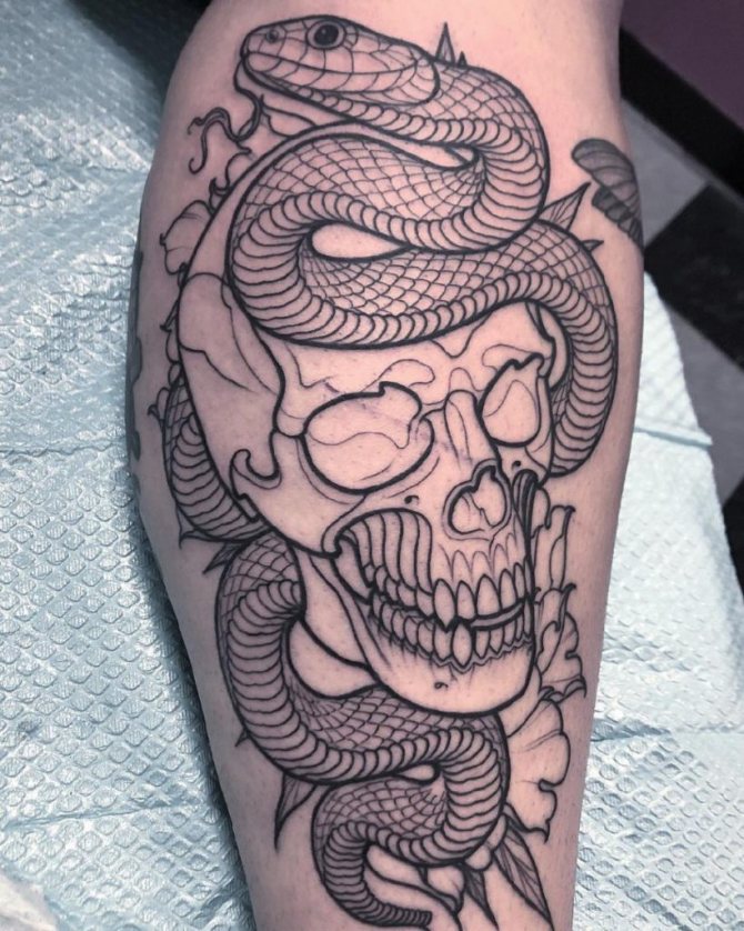 kígyó tetoválások