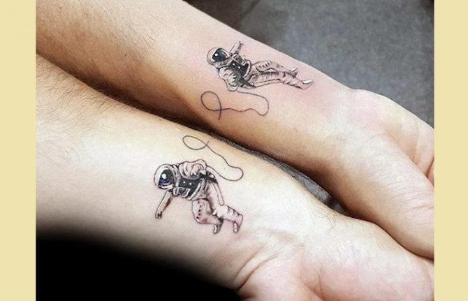Ontroerende familie tatoeage
