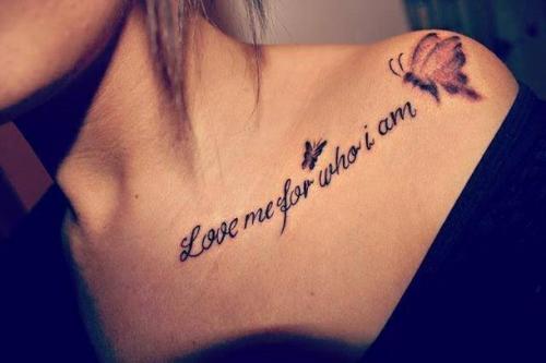 Believe in yourself tattoo in English（自分自身を信じよう）。英語でのベストタトゥーインスクリプション（翻訳付き