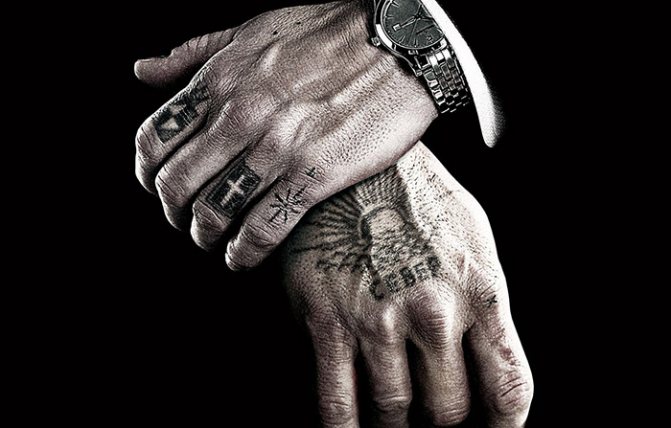 Татуировки на пръстите на крадците. Значение, снимка