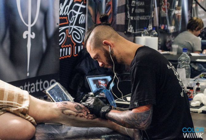 Изложба на седмицата на татуировките в Москва