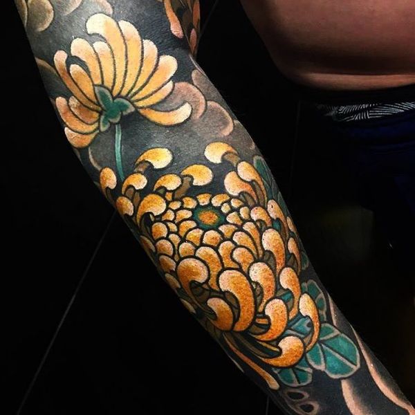 Японска хризантема като татуировка